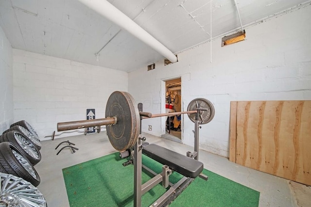 926 Harmon Ave, Columbus, OH 43223 - exercise area featuring concrete block wall