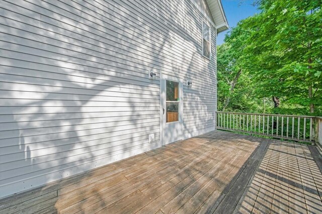 926 Harmon Ave, Columbus, OH 43223 - view of wooden deck