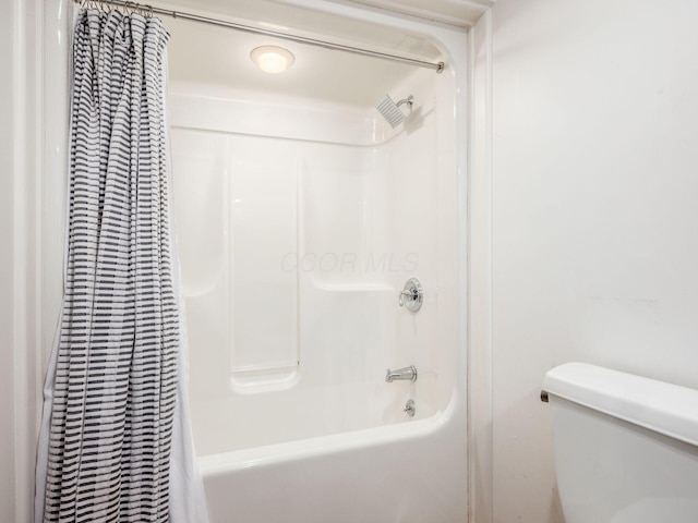 12609 Fancher Rd, Westerville, OH 43082 - bathroom featuring shower / tub combo with curtain and toilet