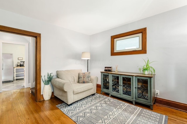 138 E Kelso Rd, Columbus, OH 43202 - living area featuring wood finished floors and baseboards