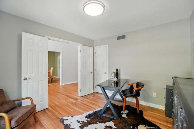 8073 Tree Lake Blvd, Powell, OH 43065 - office space with light wood finished floors