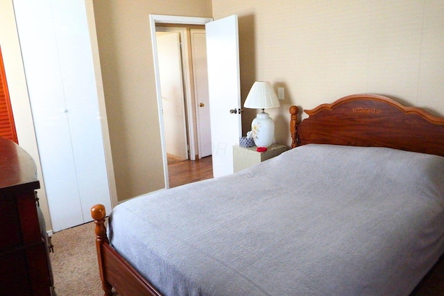 5082 Sutherland Dr, Columbus, OH 43207 - bedroom with carpet