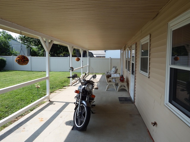 5082 Sutherland Dr, Columbus, OH 43207 - view of patio / terrace