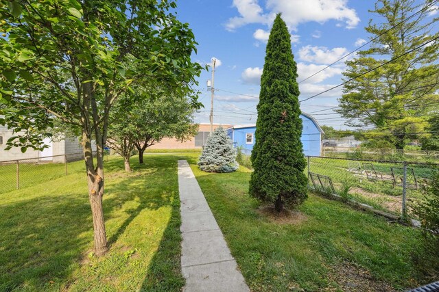 147 Schultz Ave, Columbus, OH 43222 - view of yard