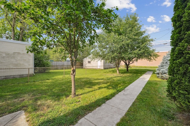 147 Schultz Ave, Columbus, OH 43222 - view of yard