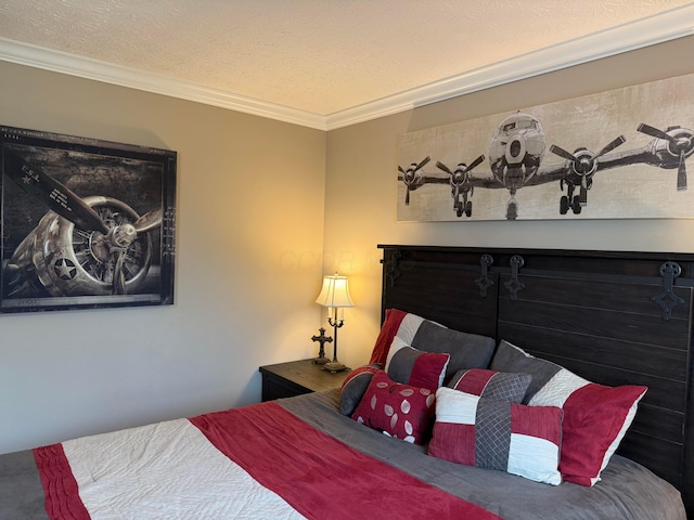 150 Shawnee Dr, Pickerington, OH 43147 - bedroom featuring crown molding and a textured ceiling