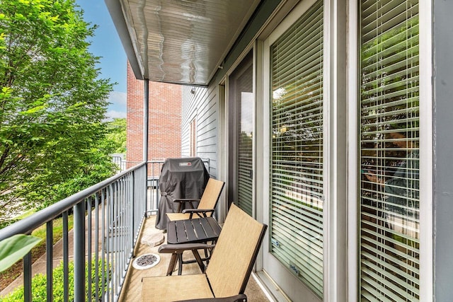 10 E Weber Rd Unit 205, Columbus, OH 43202 - balcony featuring a grill