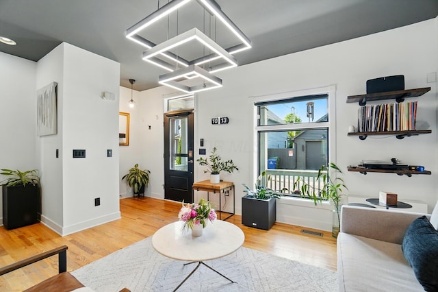 158 Punta Aly, Columbus, OH 43201 - living area featuring light wood-style floors and baseboards