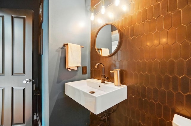 158 Punta Aly, Columbus, OH 43201 - bathroom featuring a sink