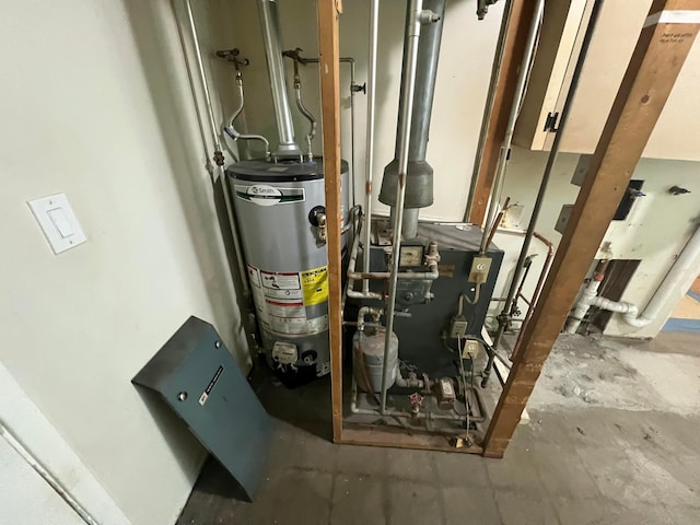 5340 Edgeview Rd, Columbus, OH 43207 - utility room featuring water heater