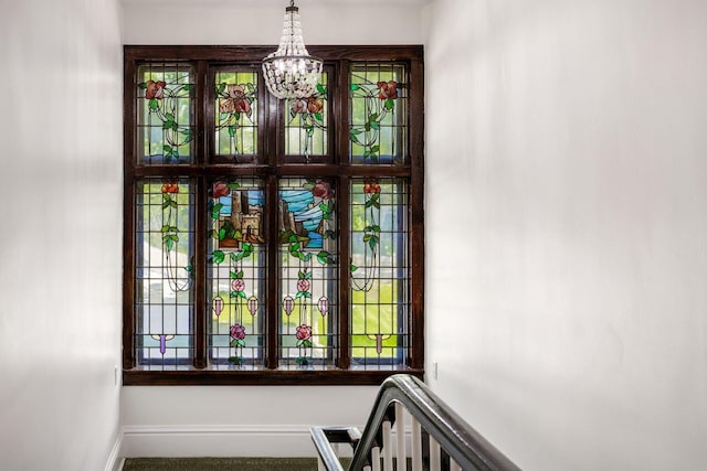 320 Rhoads Ave, Columbus, OH 43205 - detailed view of a chandelier and baseboards