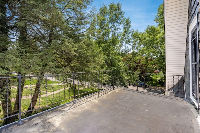 320 Rhoads Ave, Columbus, OH 43205 - view of patio / terrace
