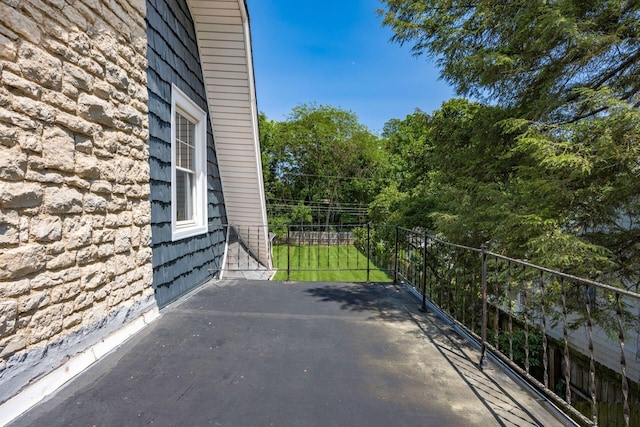 320 Rhoads Ave, Columbus, OH 43205 - view of patio / terrace