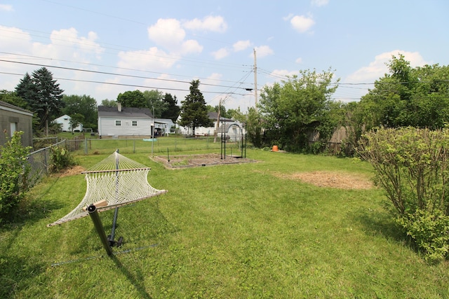 3136 E 12th Ave, Columbus, OH 43219 - view of yard featuring a garden