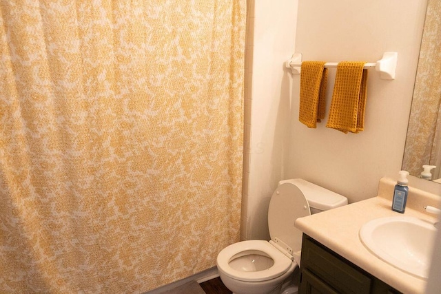 1771 Redcloud Dr, Powell, OH 43065 - full bathroom with toilet, vanity, and a shower with curtain