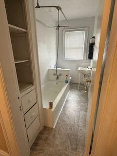 863 E Whittier St, Columbus, OH 43206 - full bath with a shower, a tub, and toilet