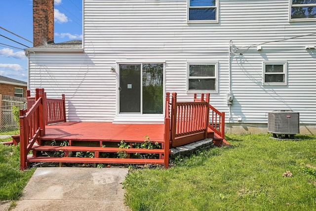 2117 Kilbourne Ave, Columbus, OH 43229 - wooden terrace with central AC