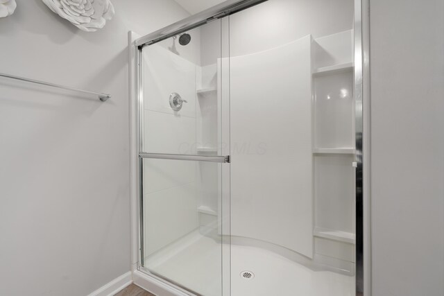 676 Ferguson Ave, Delaware, OH 43015 - full bathroom featuring a stall shower