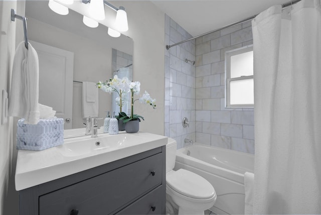 2608 Edgevale Rd, Columbus, OH 43221 - full bathroom with shower / tub combo and vanity