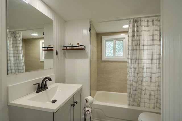 202 Boyleston Ave, Newark, OH 43055 - full bathroom featuring vanity, toilet, and shower / bath combination with curtain