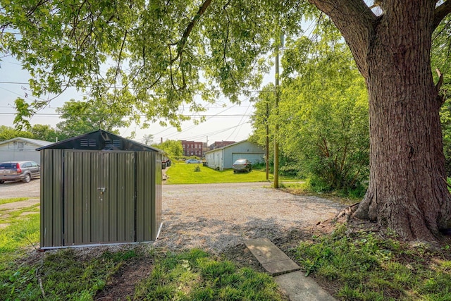 202 Boyleston Ave, Newark, OH 43055 - view of yard