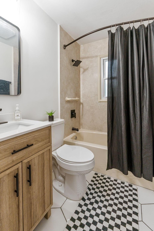 961 Davis Ave, Newark, OH 43055 - full bathroom featuring shower / bath combination with curtain, vanity, toilet, and tile patterned floors