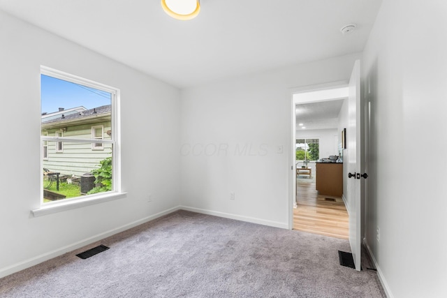507 Brumfield Rd, Lancaster, OH 43130 - empty room featuring carpet flooring, a smoke detector, and baseboards