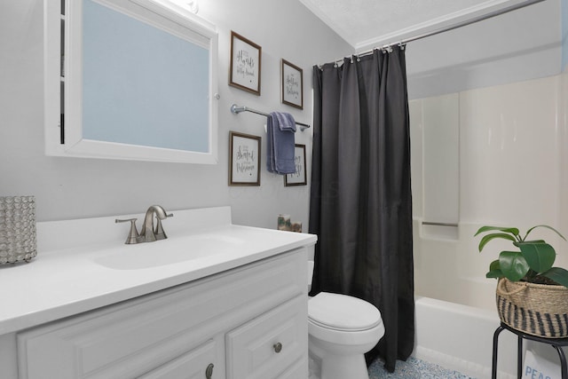 3195 Summerdale Ln, Columbus, OH 43221 - bathroom featuring vanity, toilet, and shower / bath combo with shower curtain