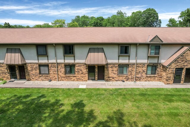 3195 Summerdale Ln, Columbus, OH 43221 - view of building exterior