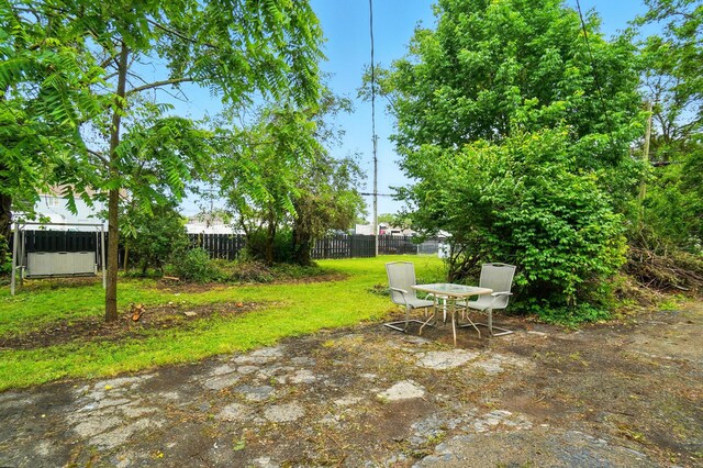 2506 Chester Rd, Columbus, OH 43231 - view of yard featuring a patio