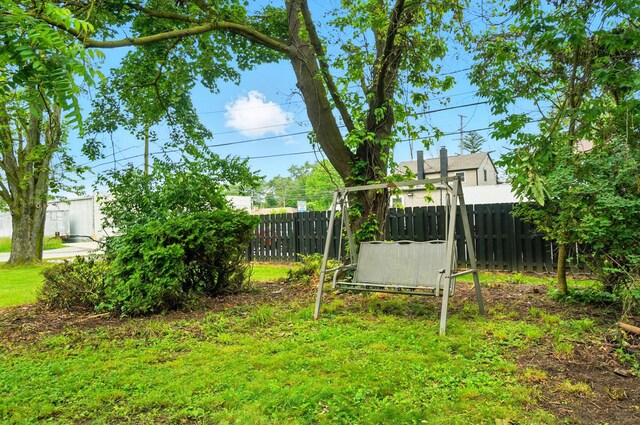 2506 Chester Rd, Columbus, OH 43231 - view of yard
