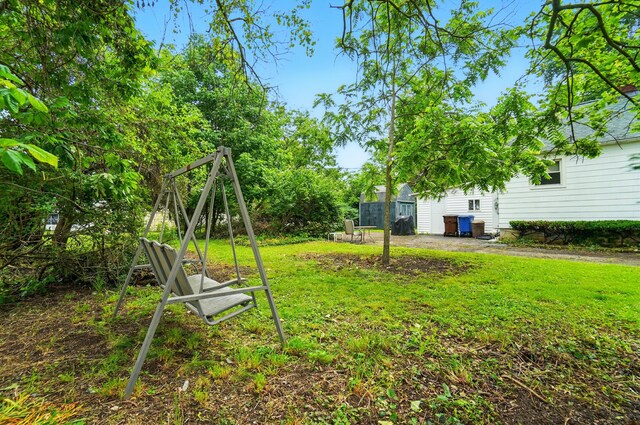 2506 Chester Rd, Columbus, OH 43231 - view of green lawn