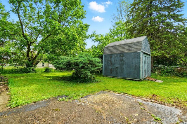 2506 Chester Rd, Columbus, OH 43231 - view of green lawn