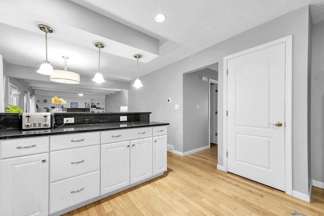 563 Wickham Way, Gahanna, OH 43230 - kitchen featuring white cabinets, light wood-style flooring, decorative light fixtures, and recessed lighting