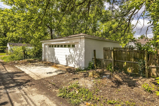 2592 Grasmere Ave, Columbus, OH 43211 - view of detached garage