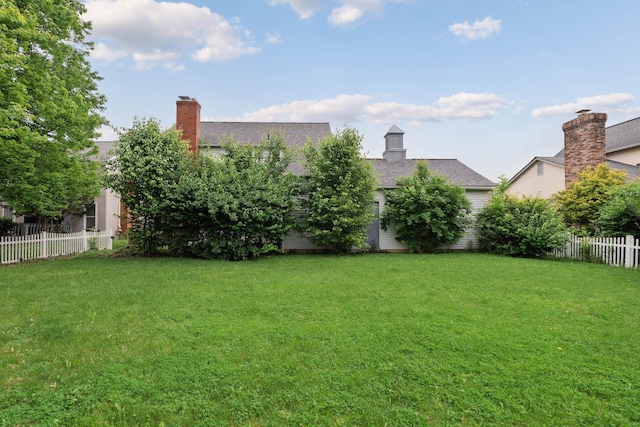7552 Deer Creek Dr, Columbus, OH 43085 - view of yard