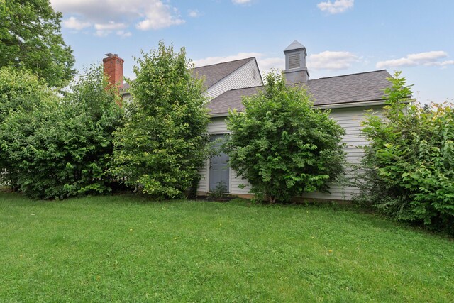 7552 Deer Creek Dr, Columbus, OH 43085 - view of grassy yard