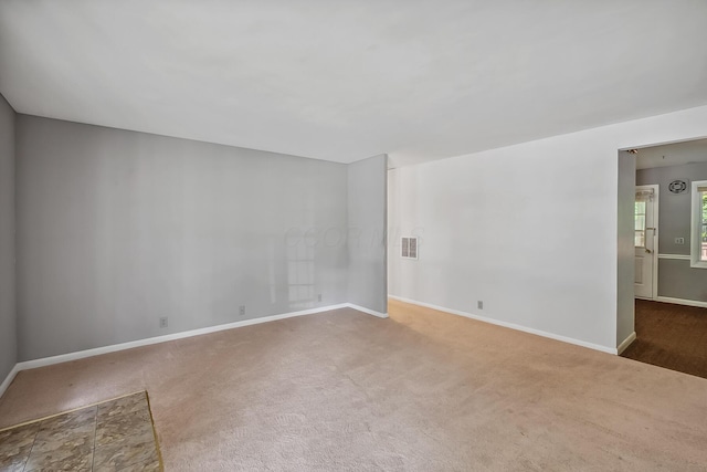 929 Fairwood Ave, Marion, OH 43302 - carpeted empty room with baseboards