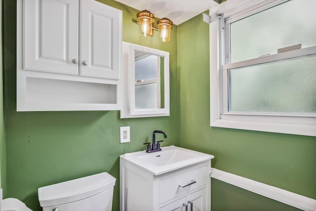 929 Fairwood Ave, Marion, OH 43302 - bathroom featuring toilet and vanity