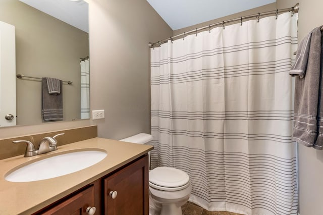 405 Tyler Station Dr, Johnstown, OH 43031 - full bath featuring toilet, vanity, and curtained shower