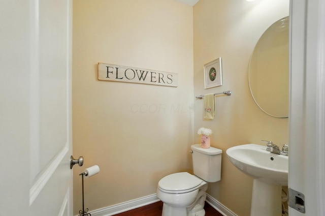 6368 Casado Dr, Columbus, OH 43213 - bathroom featuring toilet and baseboards