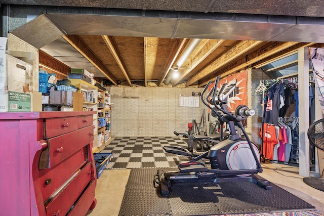 993 Esther Dr, Columbus, OH 43207 - view of workout room