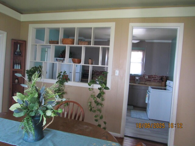 603 N Court St, Circleville, OH 43113 - dining space with wood finished floors