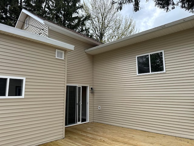 823 S Walnut St, Bucyrus, OH 44820 - view of wooden terrace