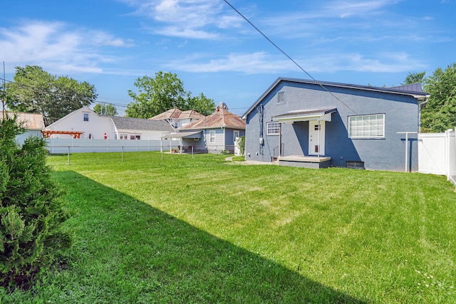 610 Chestnut St, Dresden, OH 43821 - view of yard