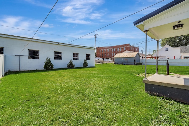 610 Chestnut St, Dresden, OH 43821 - view of yard