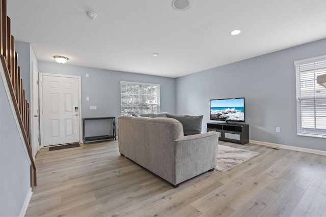 6310 Wagtail Rd Unit 6, Columbus, OH 43230 - living area with light wood-style floors, baseboards, and recessed lighting