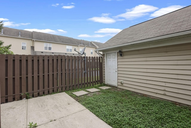 6310 Wagtail Rd Unit 6, Columbus, OH 43230 - view of yard featuring a patio
