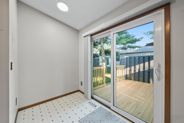 797 Timber Way Dr Unit 16C, Columbus, OH 43085 - entryway featuring baseboards and light flooring