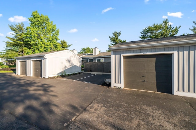 797 Timber Way Dr Unit 16C, Columbus, OH 43085 - view of garage